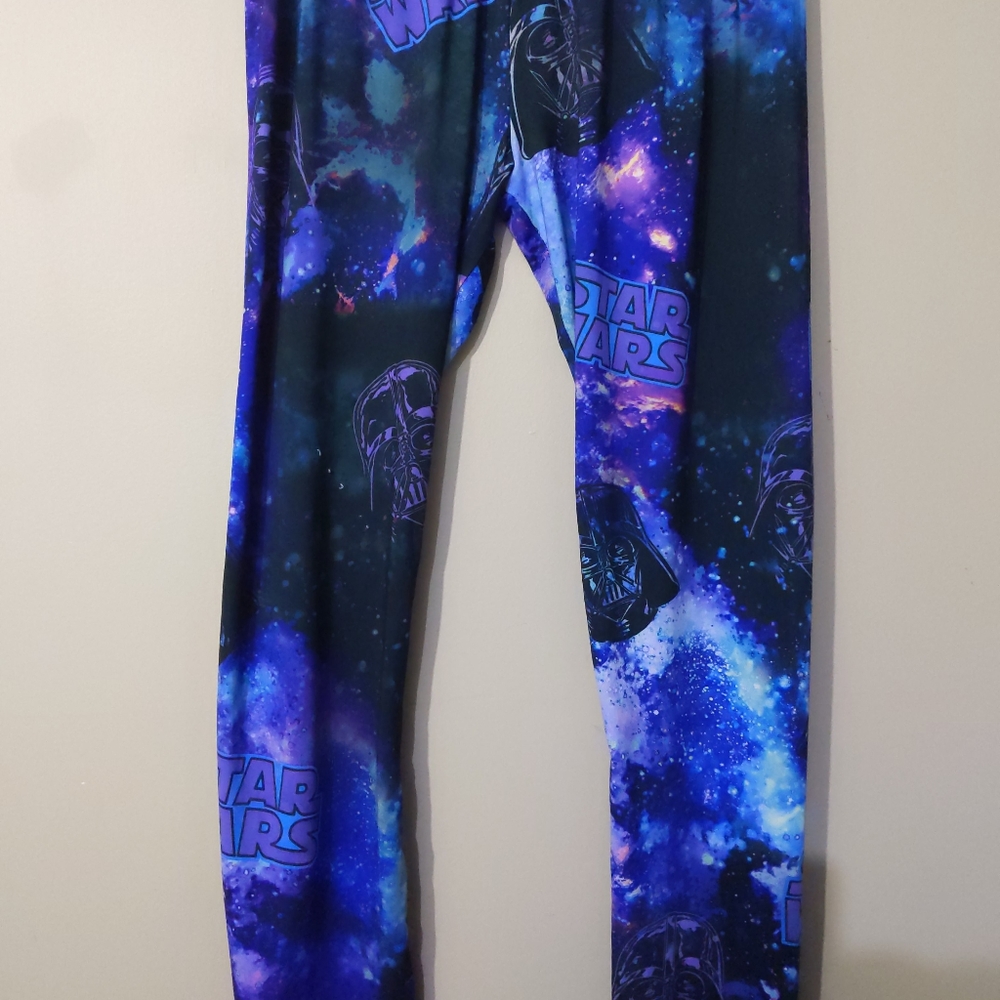 Fifth Sun Star Wars leggings Size XL Darth Vader